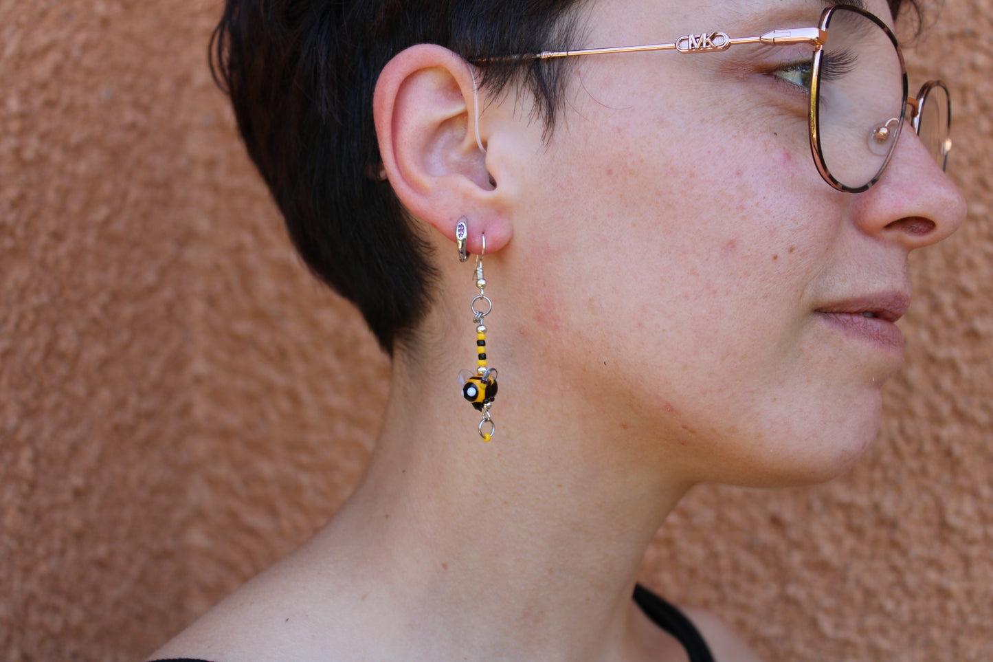 Honey Bee · Boucles d'oreilles asymétriques