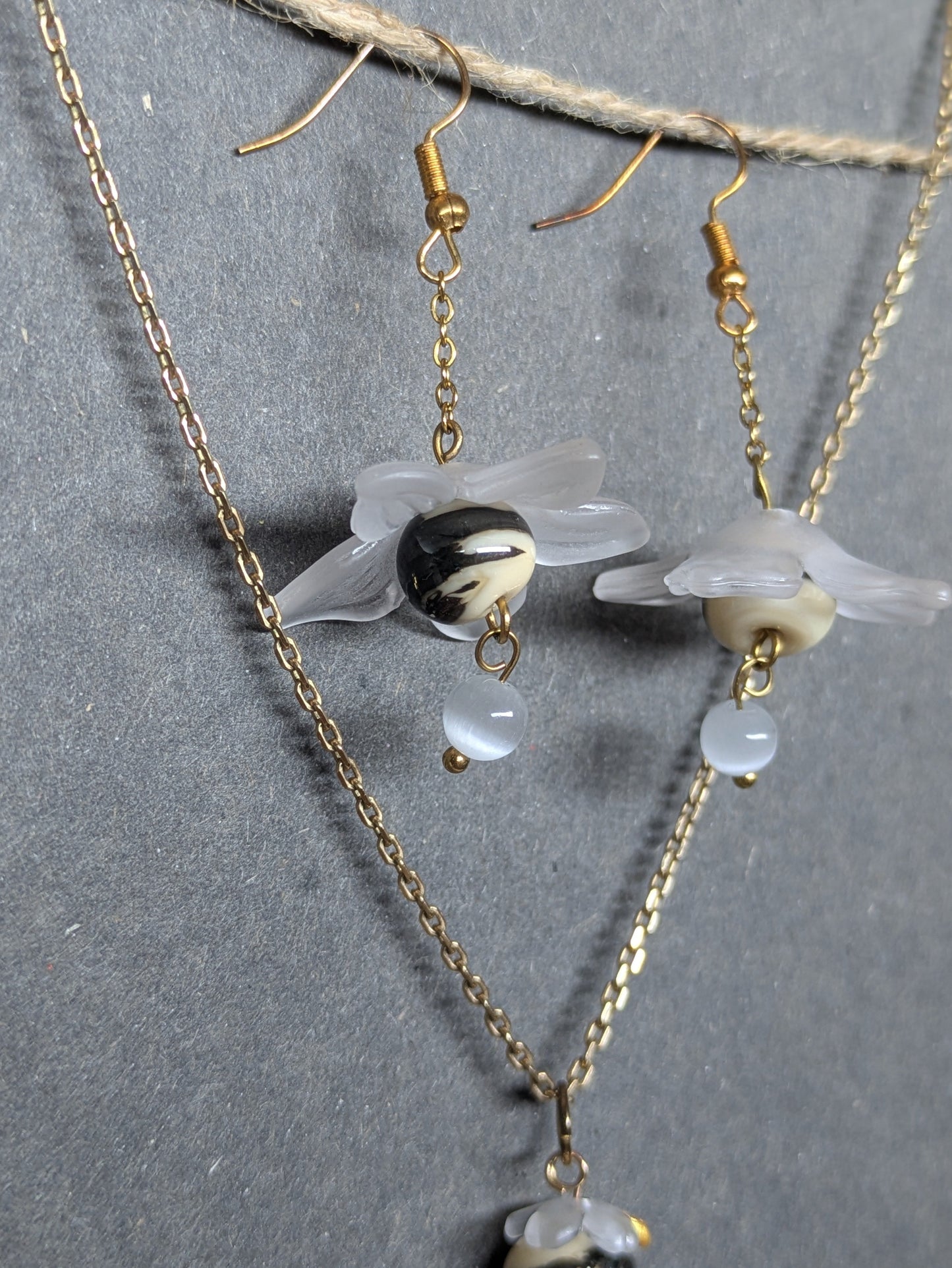 White Orchid · Parure · Boucles d'oreilles + pendentif