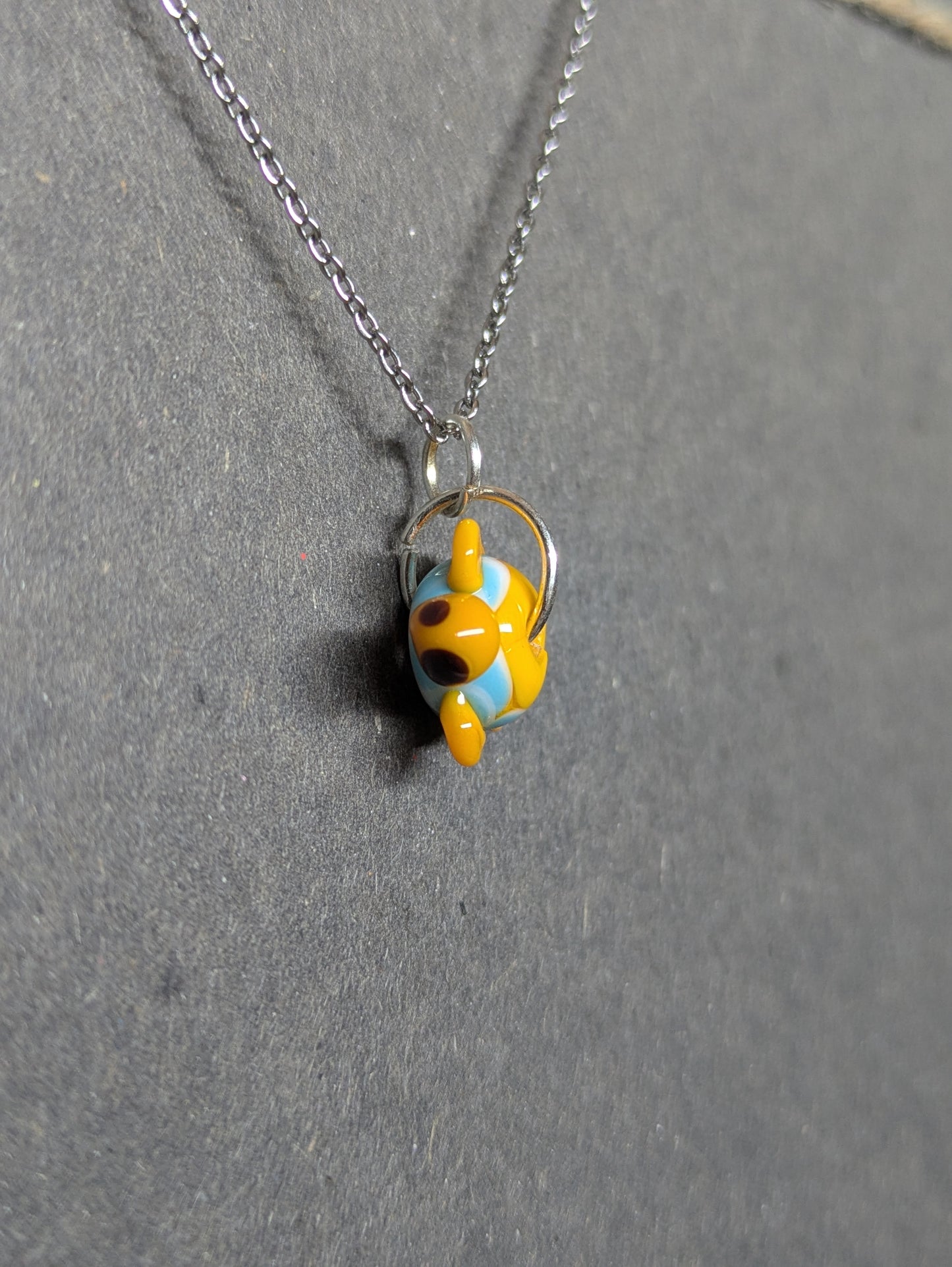 Yellow turtle · Pendentif