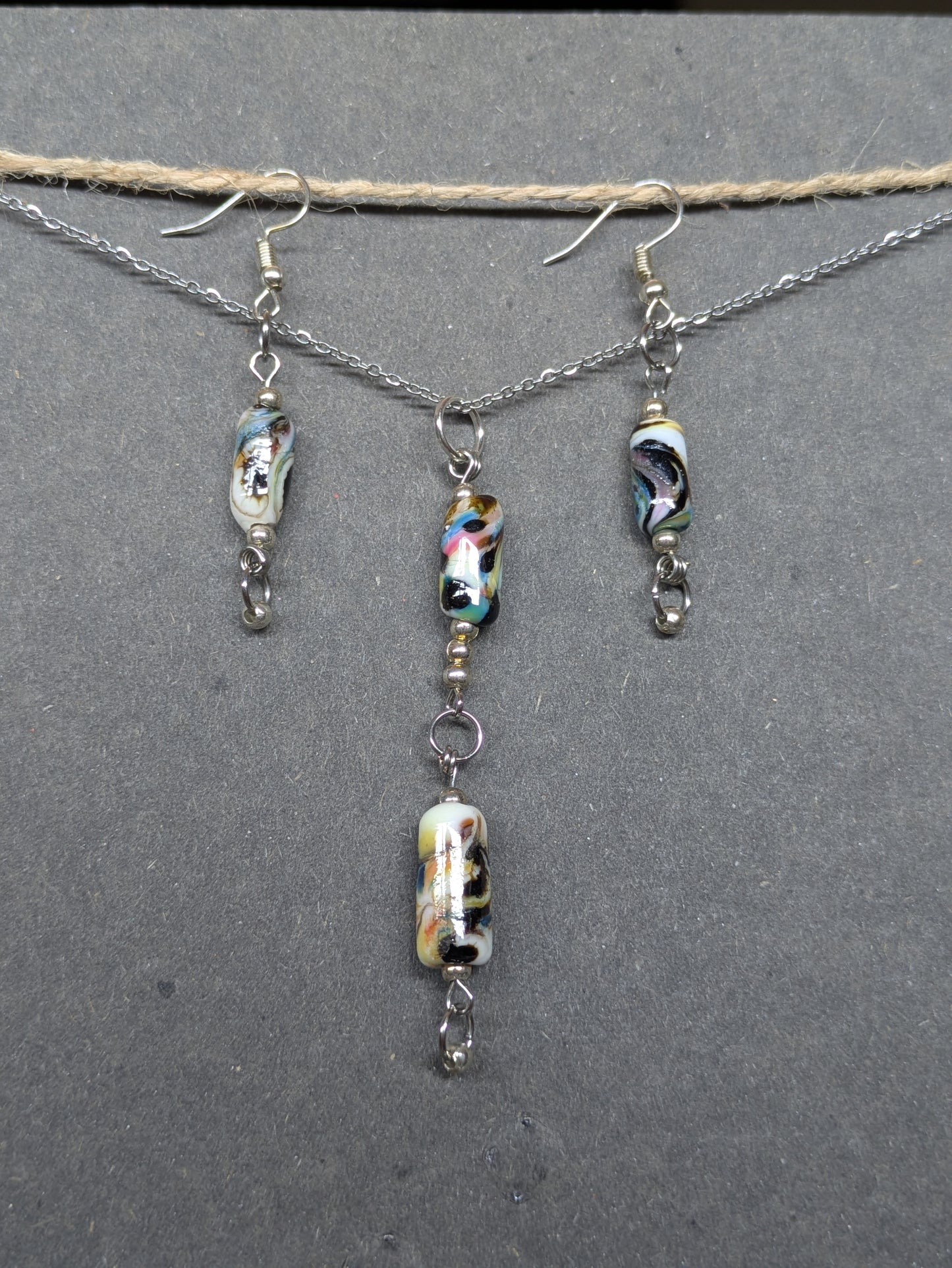 Magma coloré · Parure · Boucles d'oreilles + pendentif