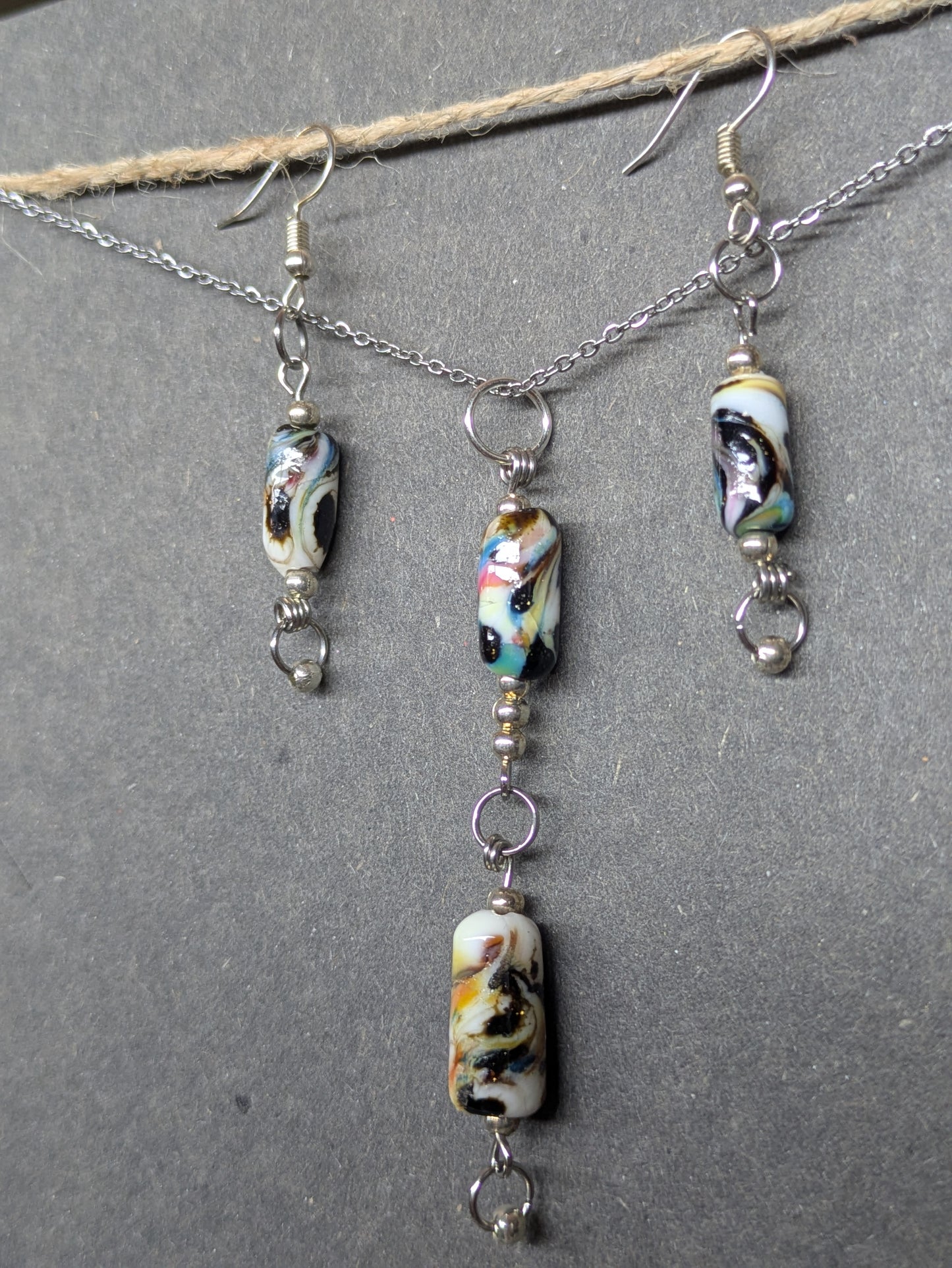 Magma coloré · Parure · Boucles d'oreilles + pendentif