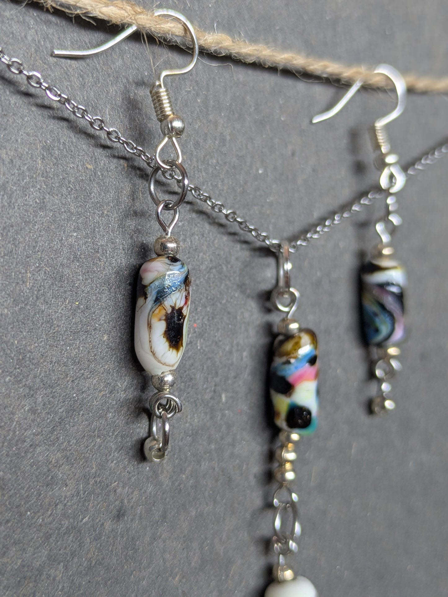 Magma coloré · Parure · Boucles d'oreilles + pendentif