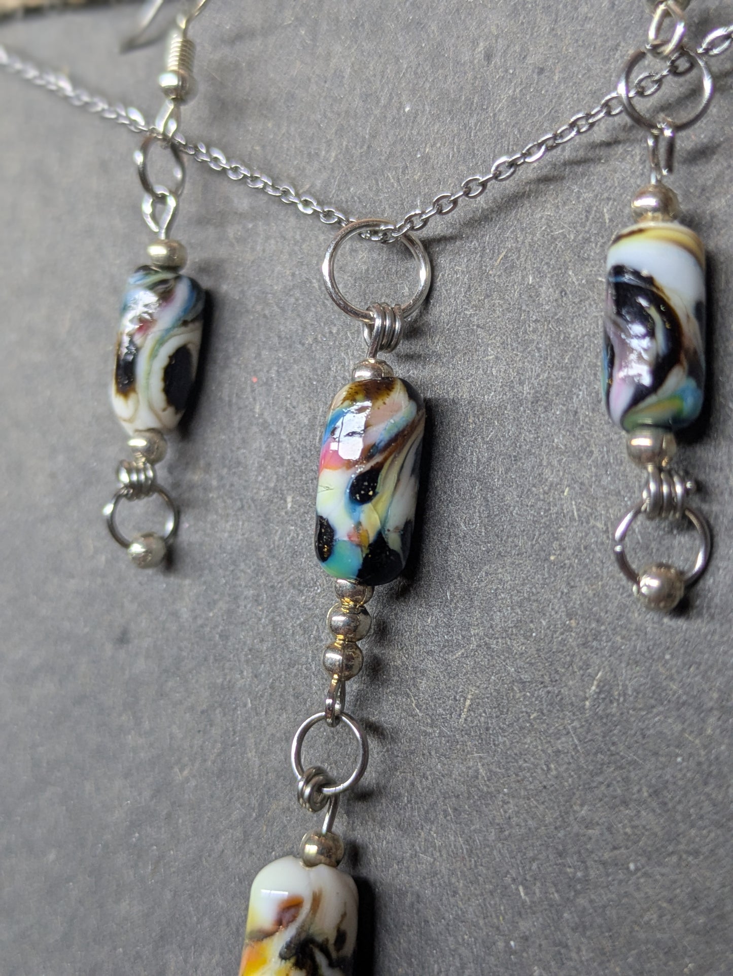 Magma coloré · Parure · Boucles d'oreilles + pendentif