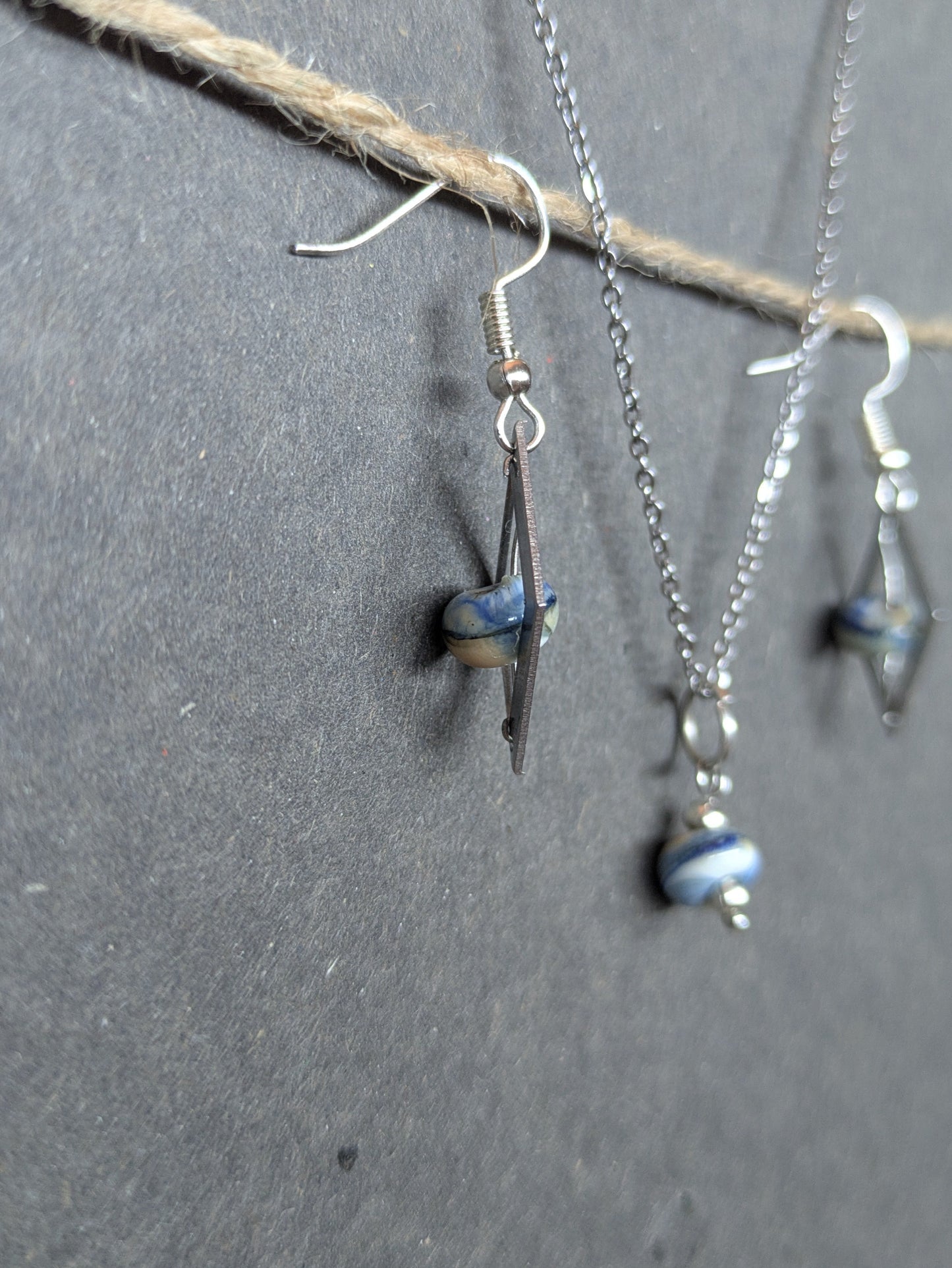 Marbre céleste · Parure · Boucles d'oreilles + pendentif