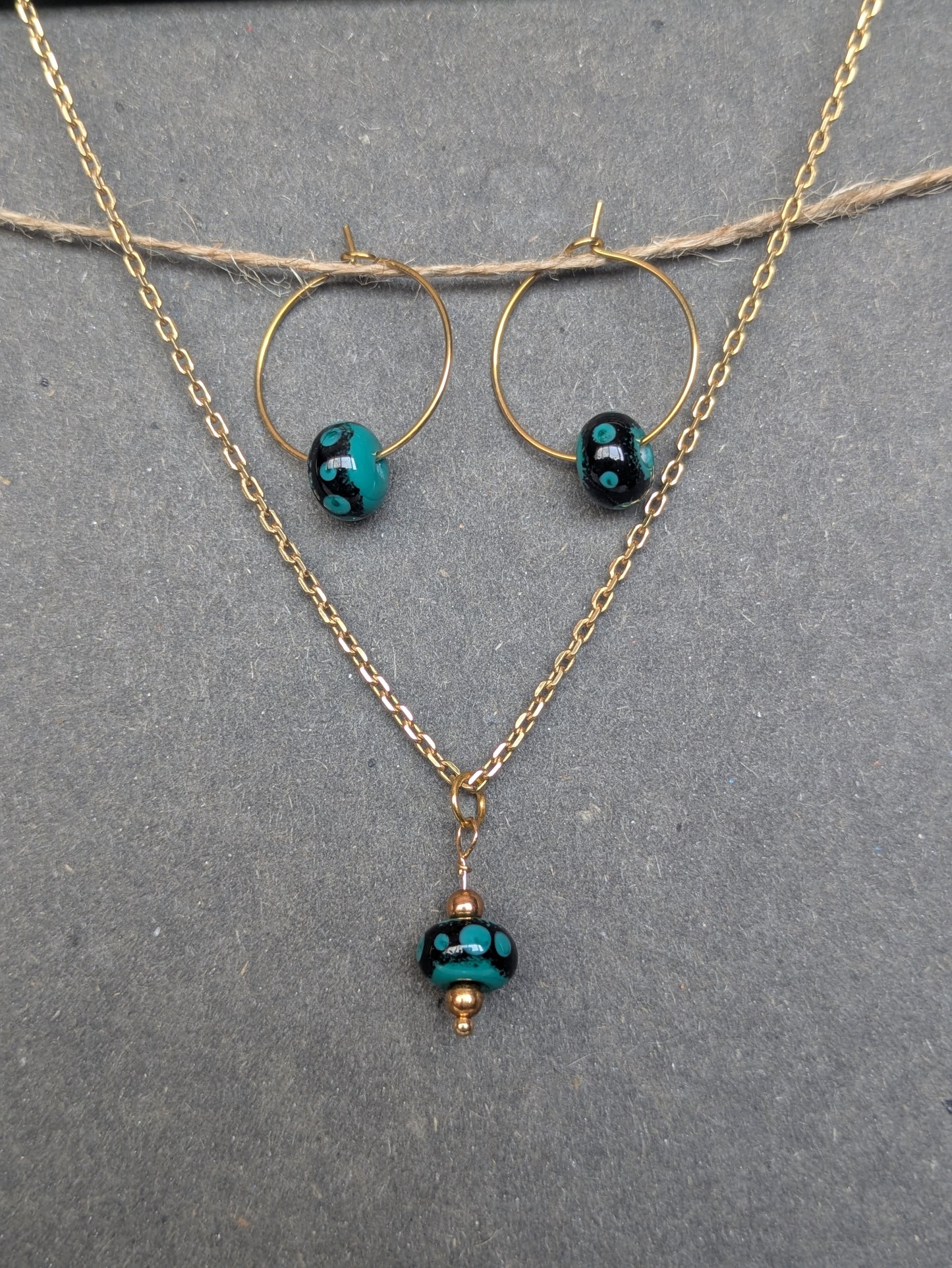 Léopard vert · Parure · Créoles + pendentif